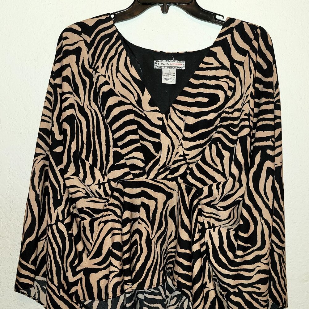 A. Calin by Flying Tomato Women's Tiger Striped Pleated Dolman Blouse Size Small